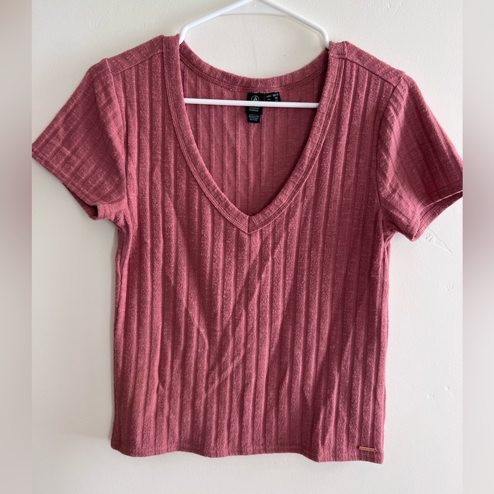 Volcom size Medium Light Red Knit Short Sleeved Top